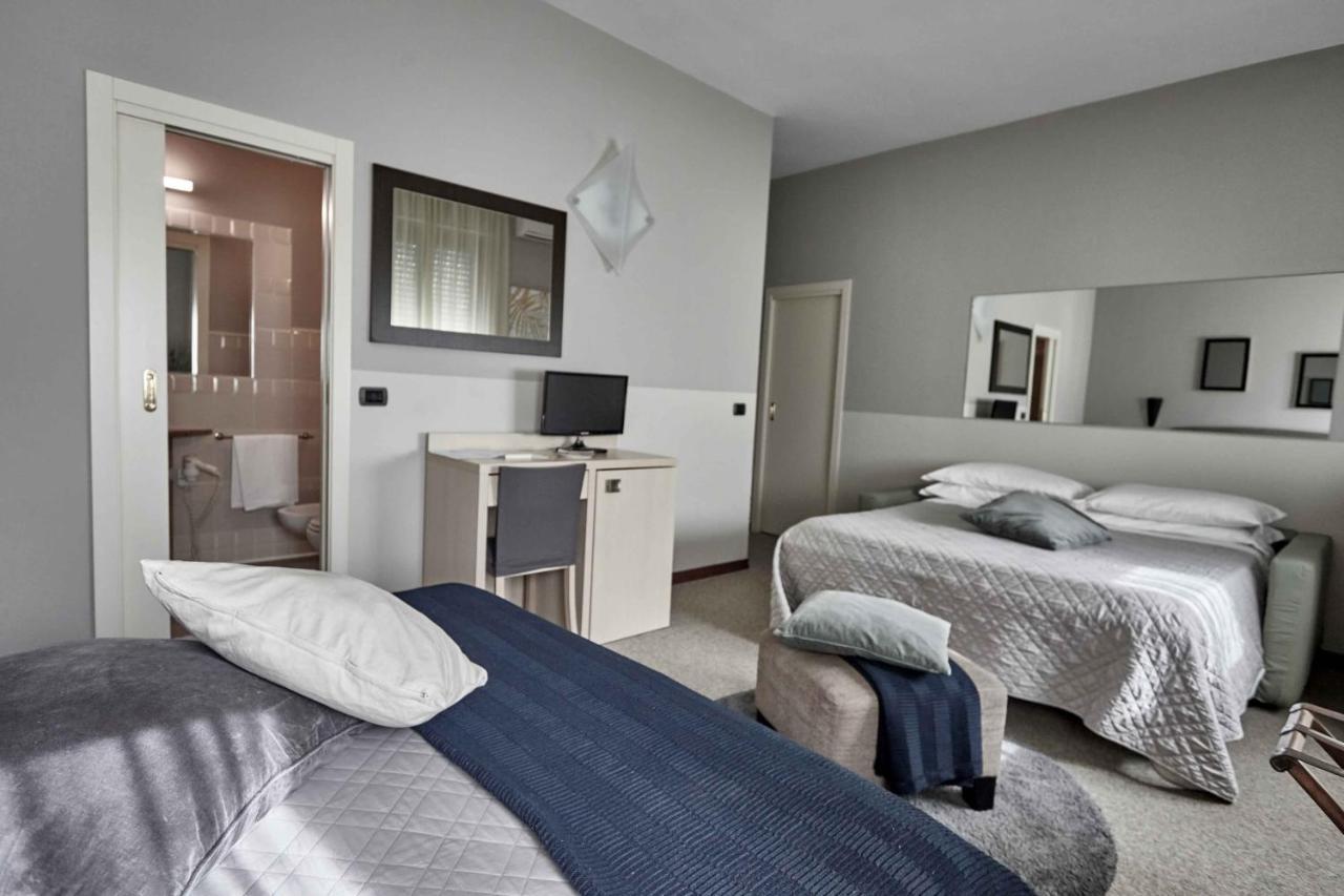 Rouge Hotel International Milano Marittima Exterior photo