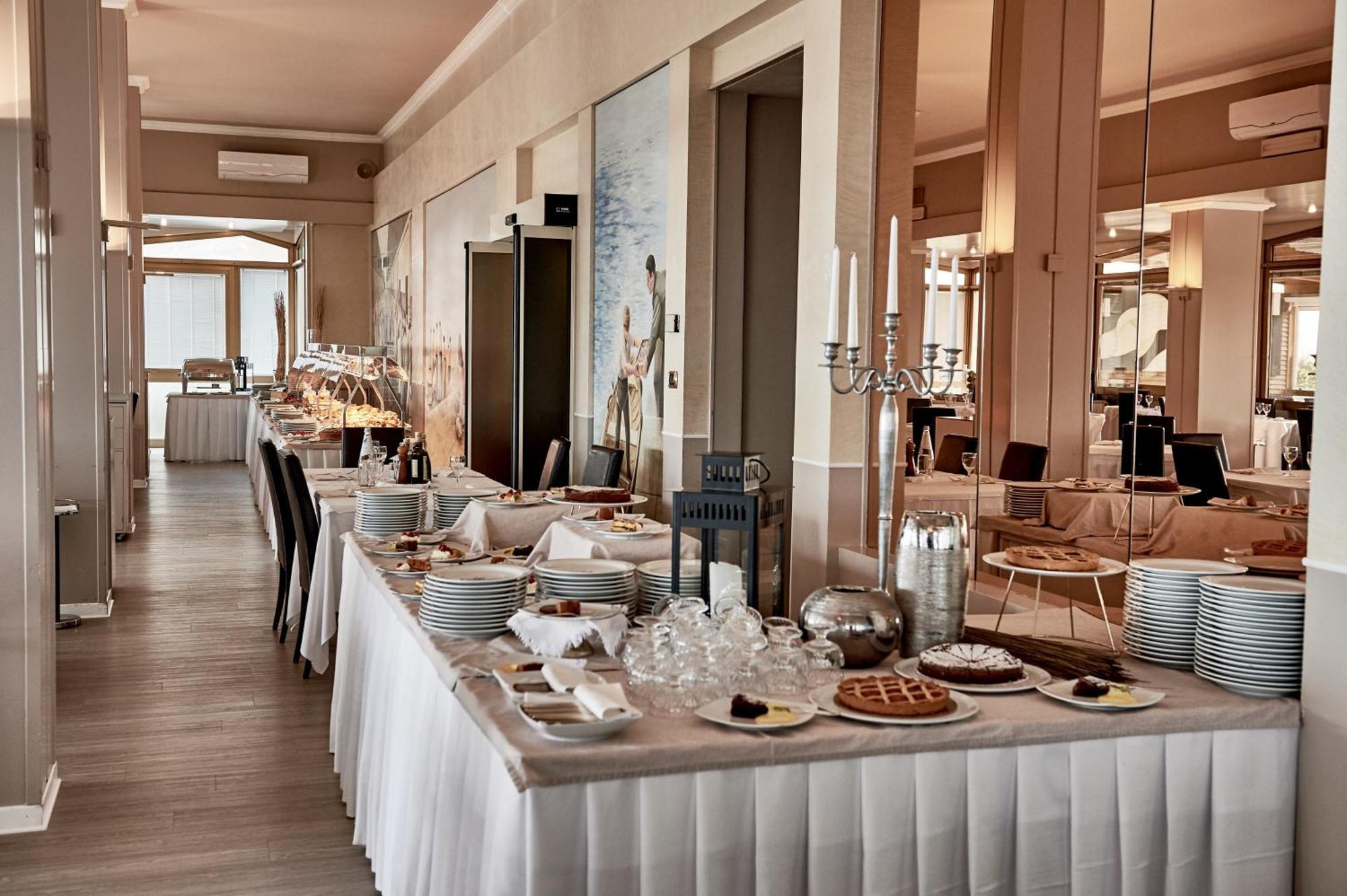 Rouge Hotel International Milano Marittima Exterior photo